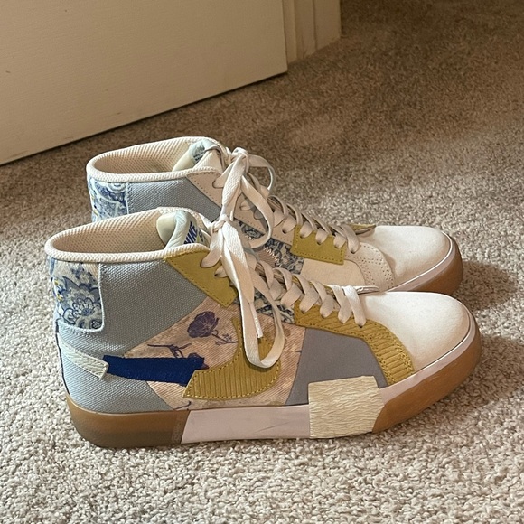 Nike Multicolor High-Top Sneakers - Picture 3 of 4